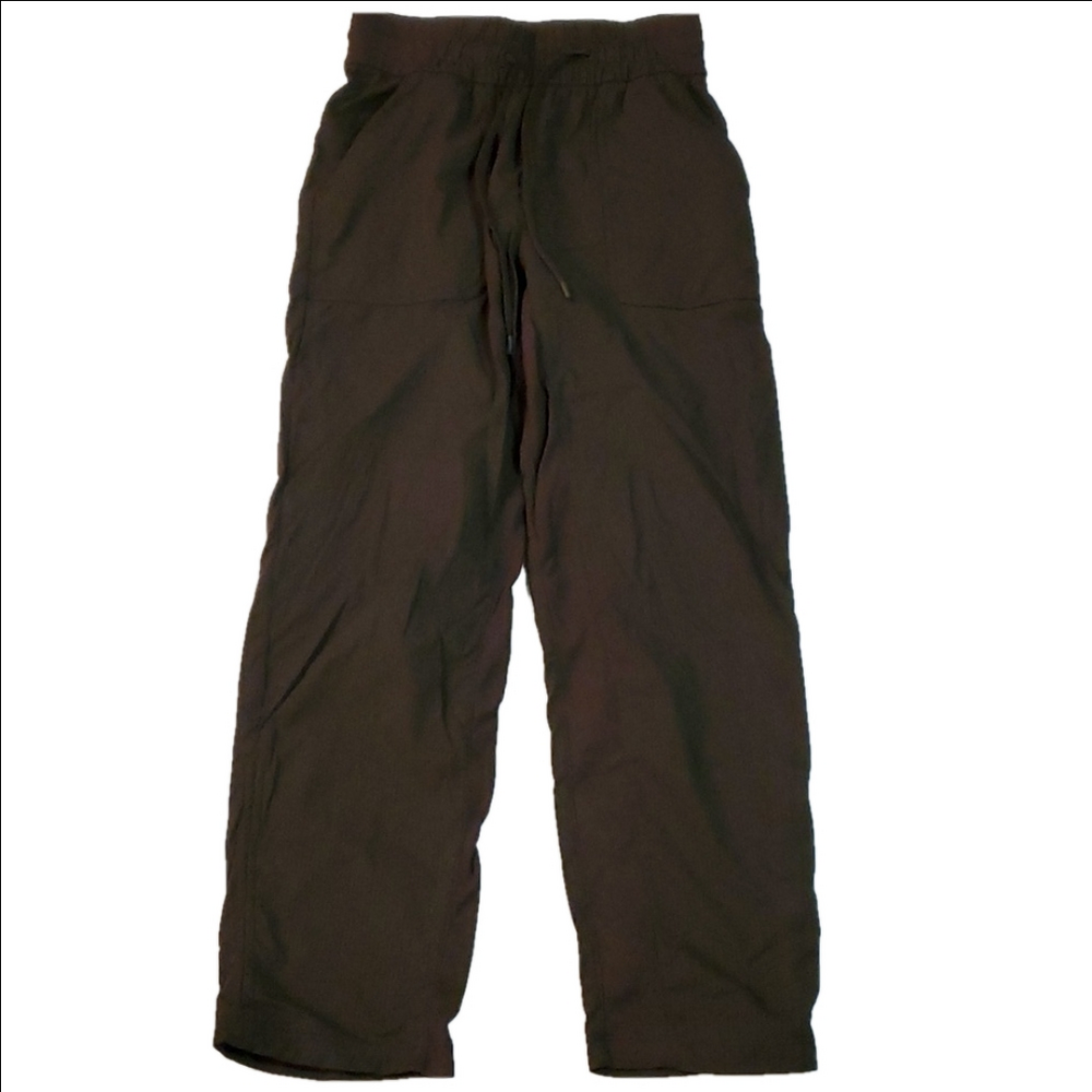 #1048 Lululemon beyond the studio size 2 b445.